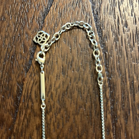 Abalone Leanor Pendant Necklace - Picture 3 of 4